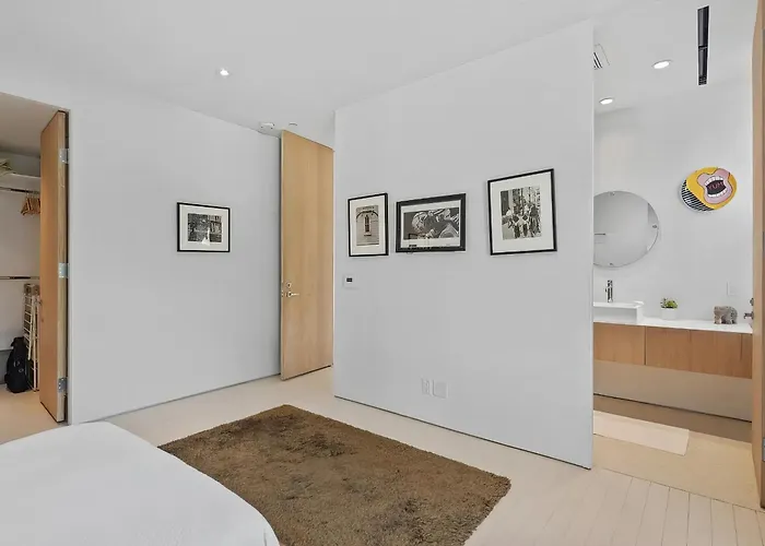 Malibu Art Haven - Pool, Hot Tub & Guest House